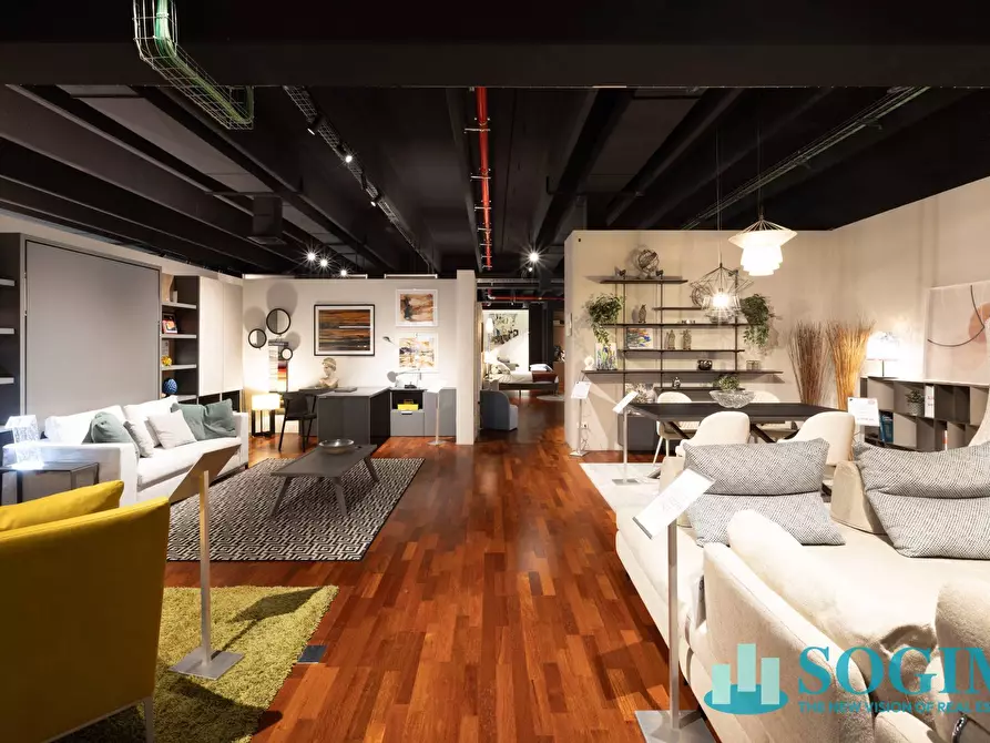 Immagine 9 di Locale commerciale in vendita  in via ugo la malfa 4 a Cernusco Sul Naviglio