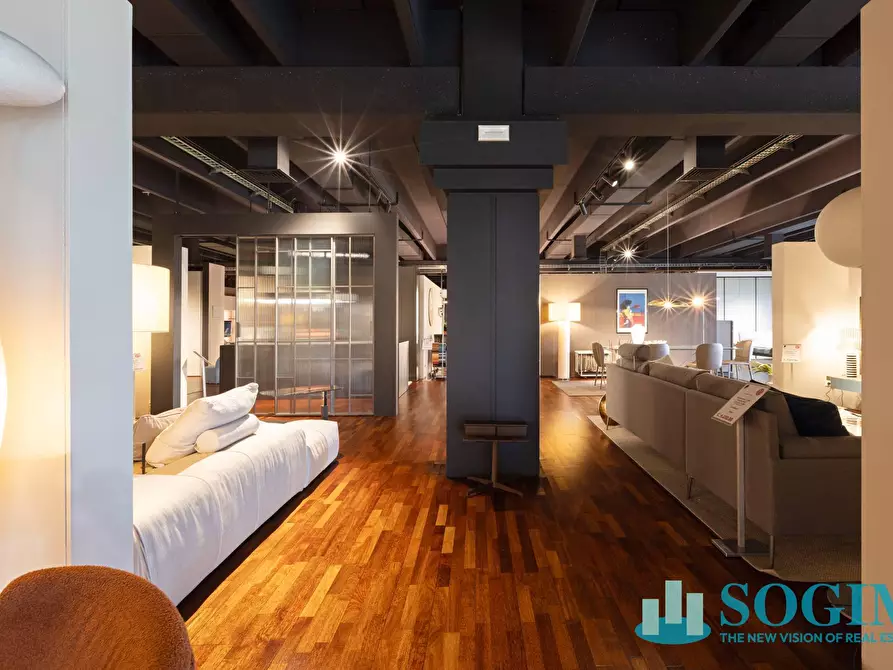 Immagine 14 di Locale commerciale in vendita  in via ugo la malfa 4 a Cernusco Sul Naviglio