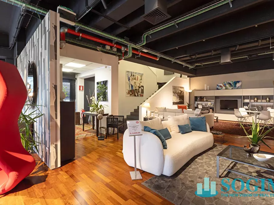 Immagine 21 di Locale commerciale in vendita  in via ugo la malfa 4 a Cernusco Sul Naviglio