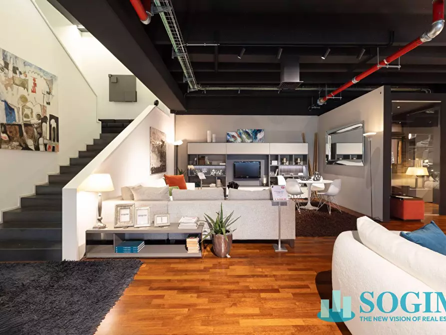 Immagine 22 di Locale commerciale in vendita  in via ugo la malfa 4 a Cernusco Sul Naviglio