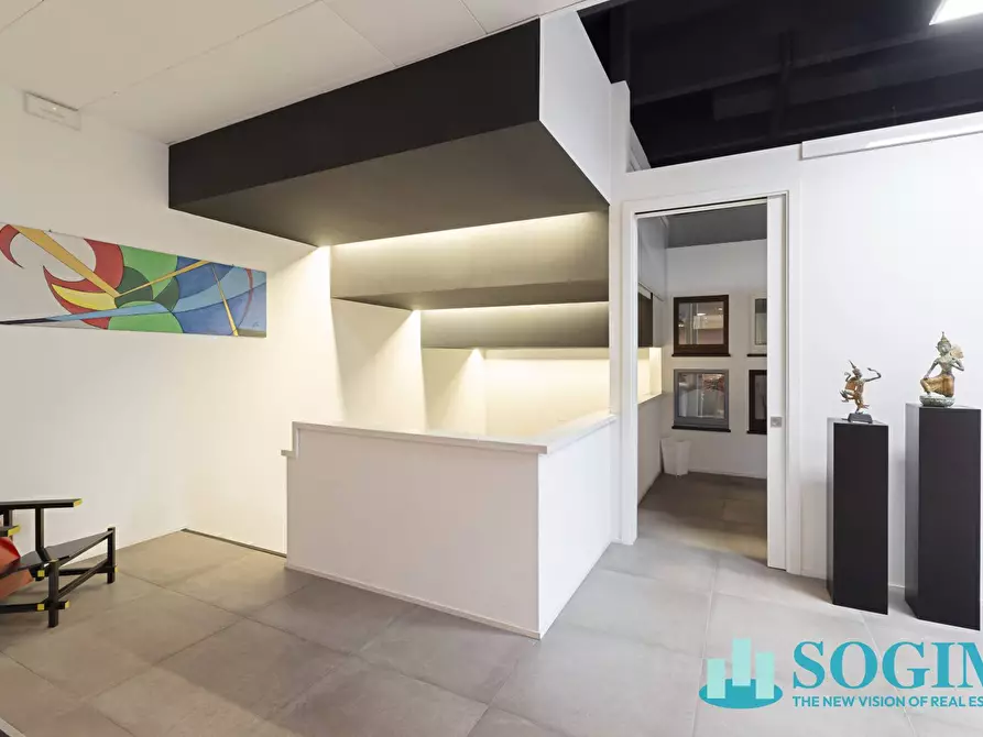 Immagine 23 di Locale commerciale in vendita  in via ugo la malfa 4 a Cernusco Sul Naviglio