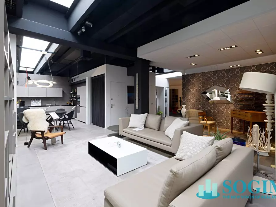 Immagine 26 di Locale commerciale in vendita  in via ugo la malfa 4 a Cernusco Sul Naviglio