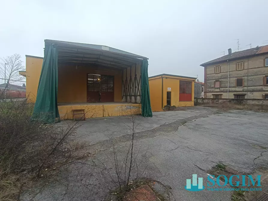 Immagine 17 di Locale commerciale in vendita  in Via Vittorio Veneto 98 a Solbiate Con Cagno