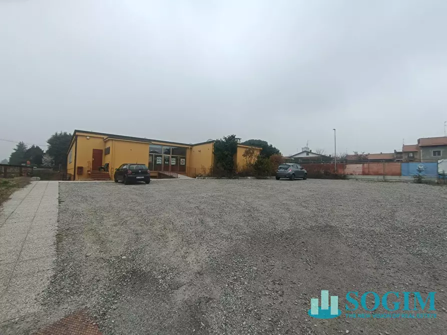 Immagine 20 di Locale commerciale in vendita  in Via Vittorio Veneto 98 a Solbiate Con Cagno