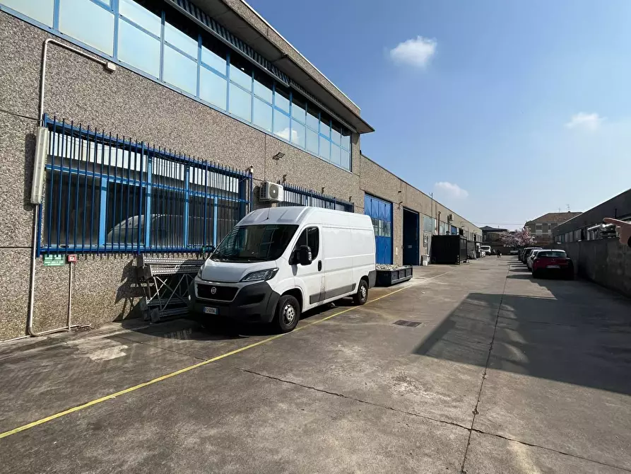 Immagine 25 di Capannone industriale in vendita  in Via Leonardo da Vinci a Trezzano Sul Naviglio