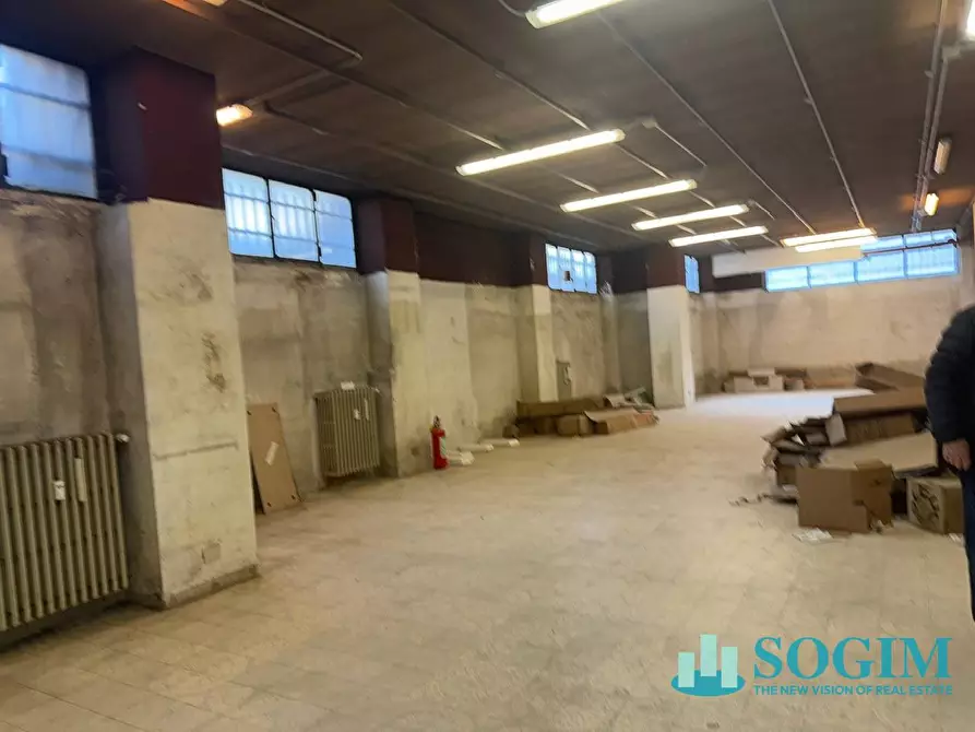 Immagine 13 di Locale commerciale in vendita  a Sesto San Giovanni