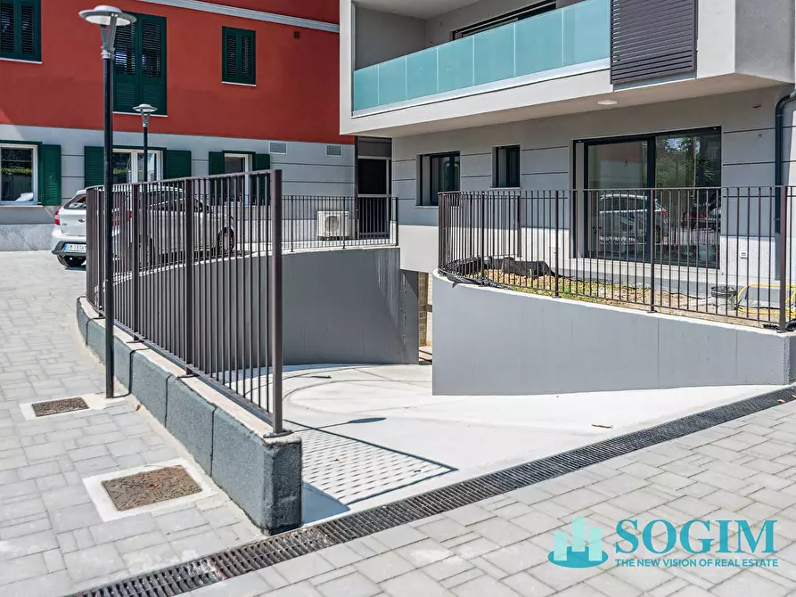 Immagine 7 di Box auto in vendita  in via trento 2 a Mariano Comense