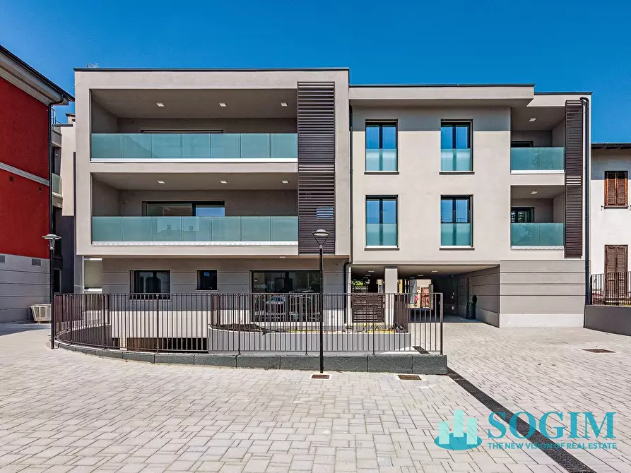 Immagine 8 di Box auto in vendita  in via trento 2 a Mariano Comense