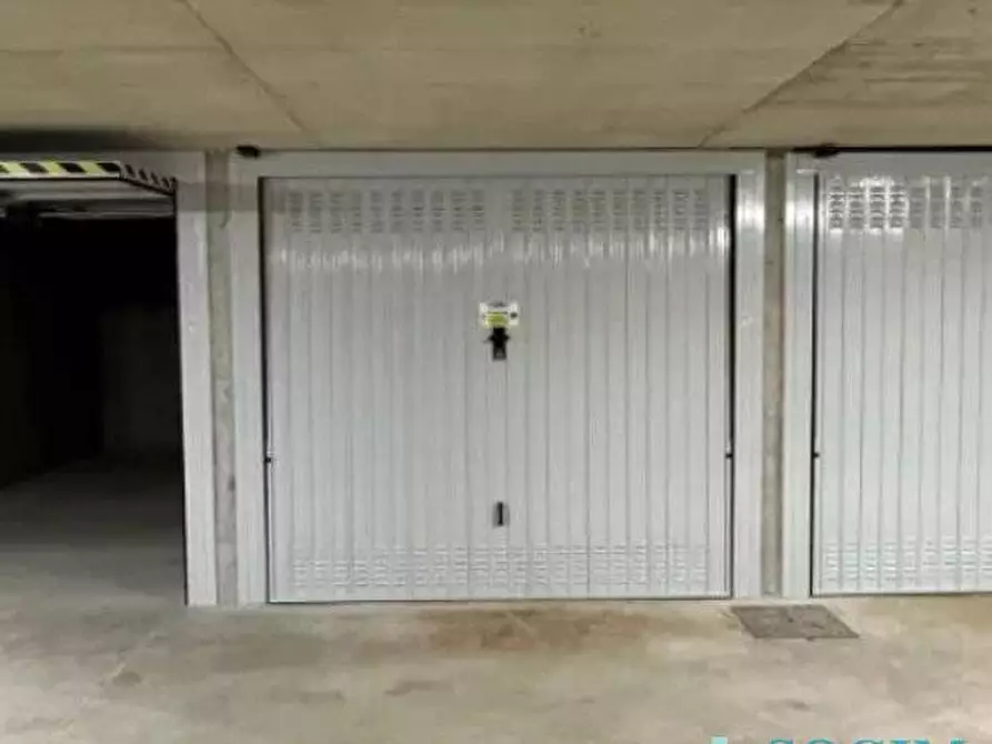 Immagine 1 di Box auto in vendita  in via trento 2 a Mariano Comense