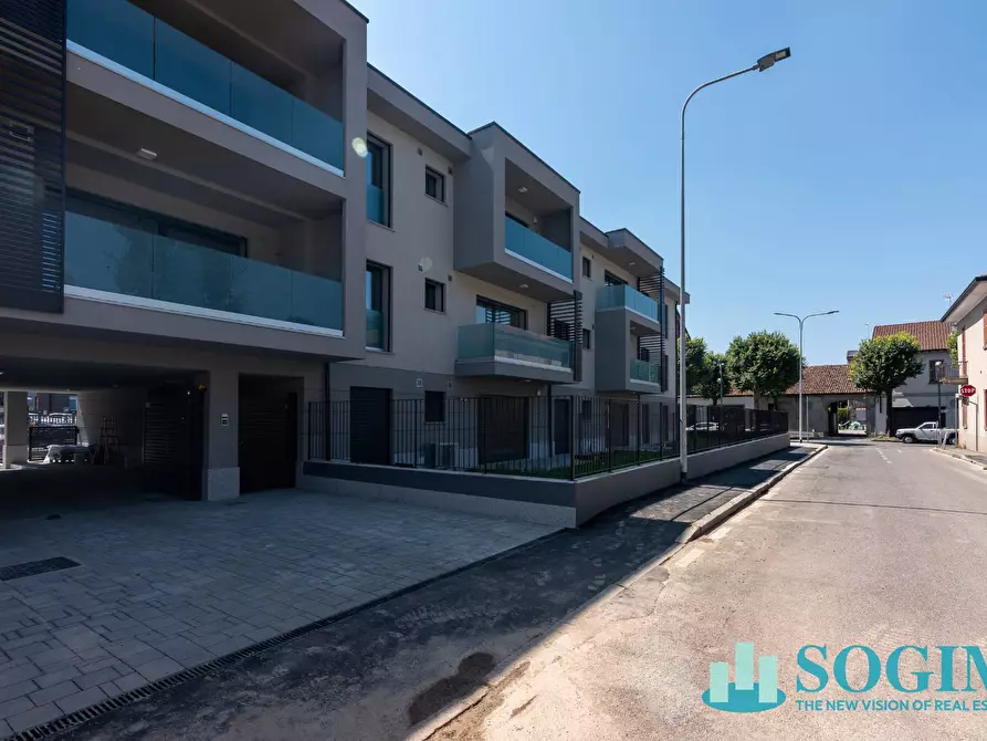 Immagine 11 di Box auto in vendita  in via trento 2 a Mariano Comense