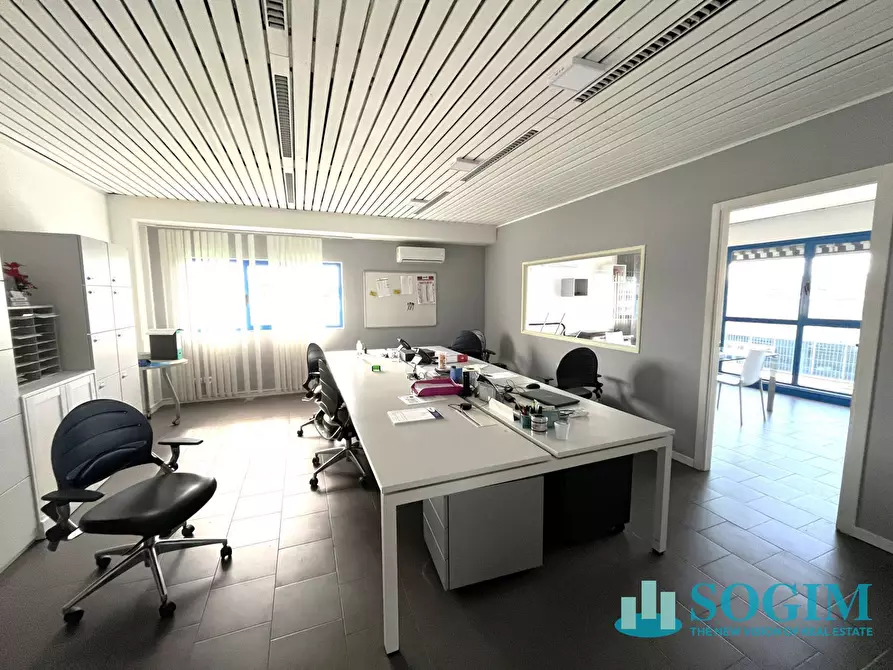 Immagine 4 di Capannone industriale in vendita  in Via Leonardo da Vinci a Trezzano Sul Naviglio