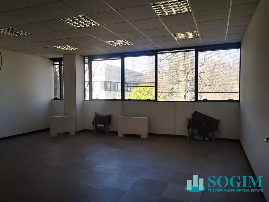Immagine 4 di Ufficio in affitto  in via delle Industrie 18 a Arese