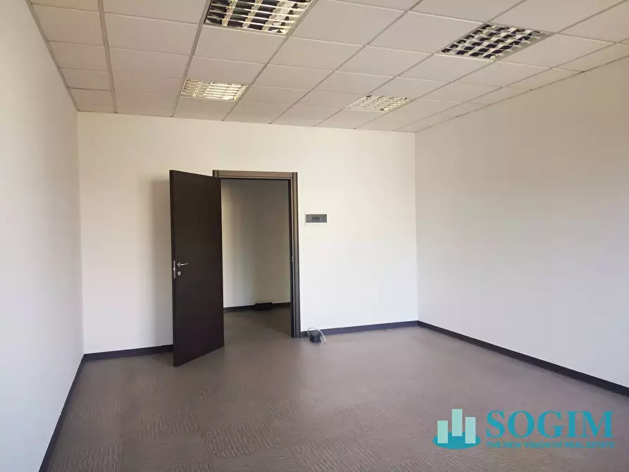 Immagine 11 di Ufficio in affitto  in via delle Industrie 18 a Arese