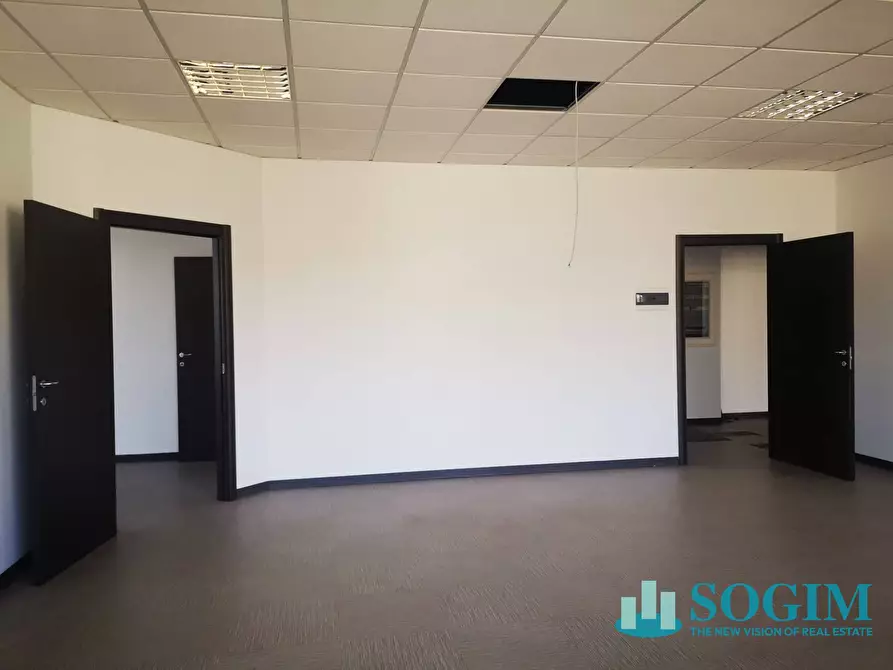 Immagine 2 di Ufficio in affitto  in via delle Industrie 18 a Arese