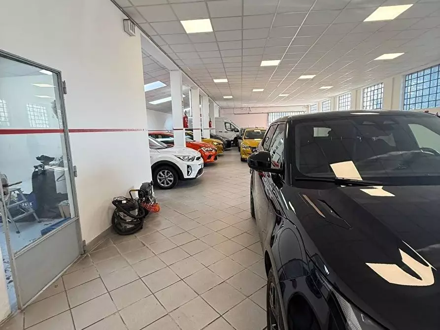 Immagine 5 di Capannone industriale in vendita  a Monza