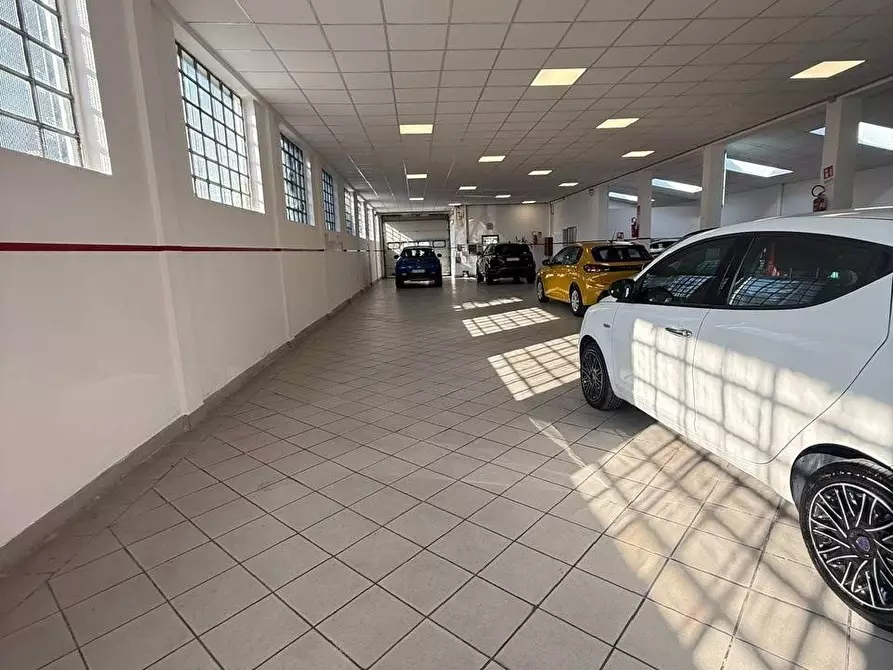 Immagine 10 di Capannone industriale in vendita  a Monza