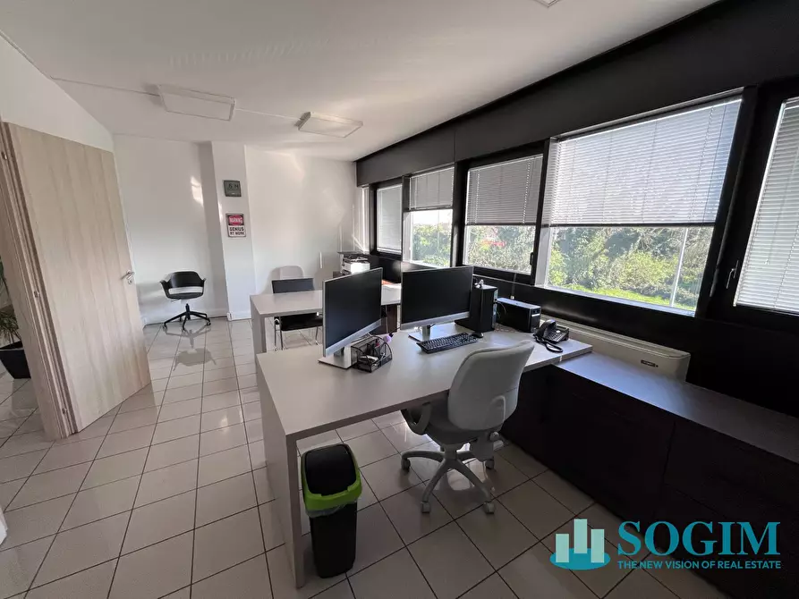 Immagine 10 di Capannone industriale in affitto  in via Della Levata a Lacchiarella