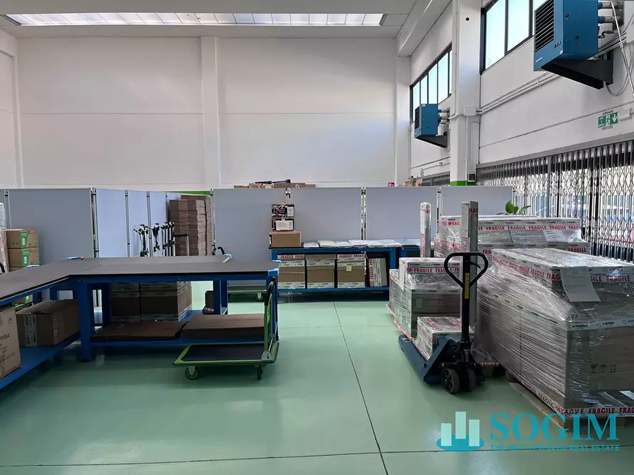 Immagine 15 di Capannone industriale in affitto  in via Della Levata a Lacchiarella