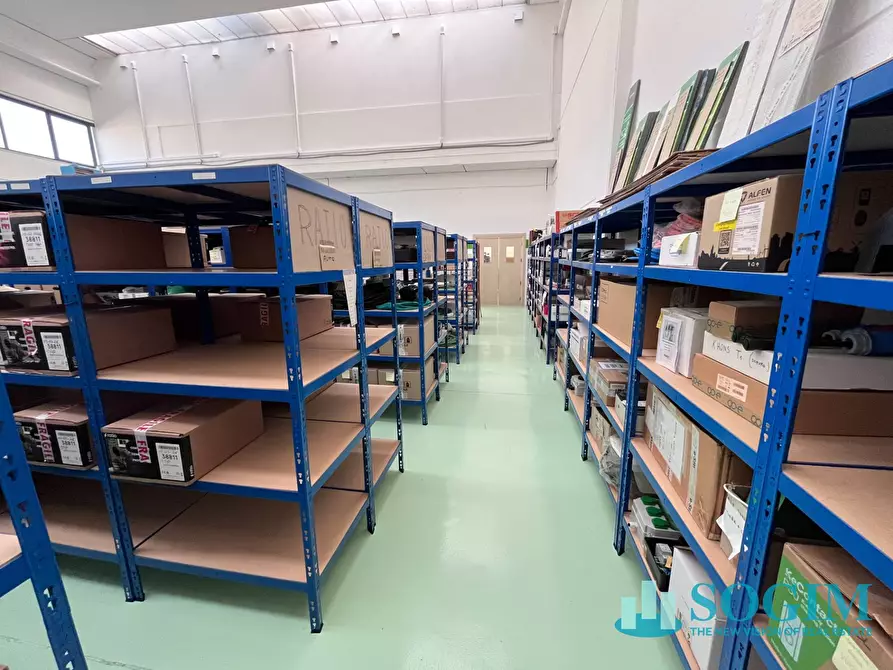 Immagine 18 di Capannone industriale in affitto  in via Della Levata a Lacchiarella