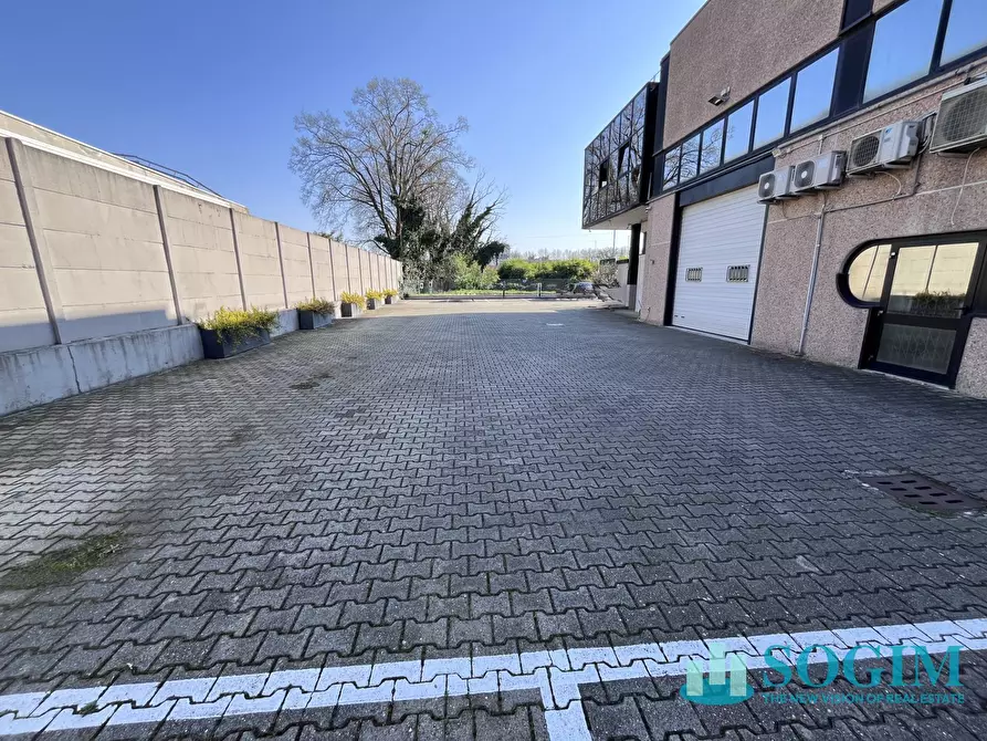 Immagine 22 di Capannone industriale in affitto  in via Della Levata a Lacchiarella