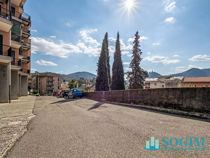 Immagine 15 di Appartamento in vendita  in Via Paolo Nulli a Como