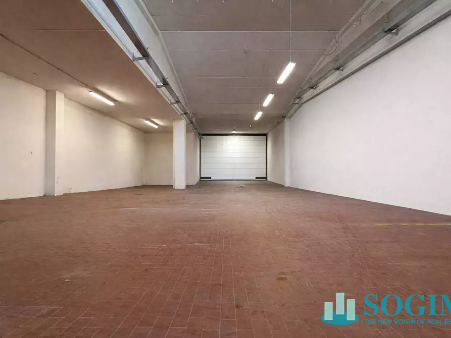 Immagine 2 di Capannone industriale in vendita  in Via Francesco d'assisi a Muggiò