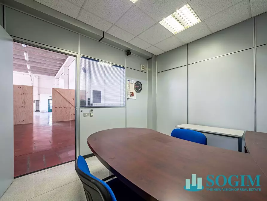 Immagine 6 di Locale commerciale in vendita  in via Gallarate 36/A a Castano Primo