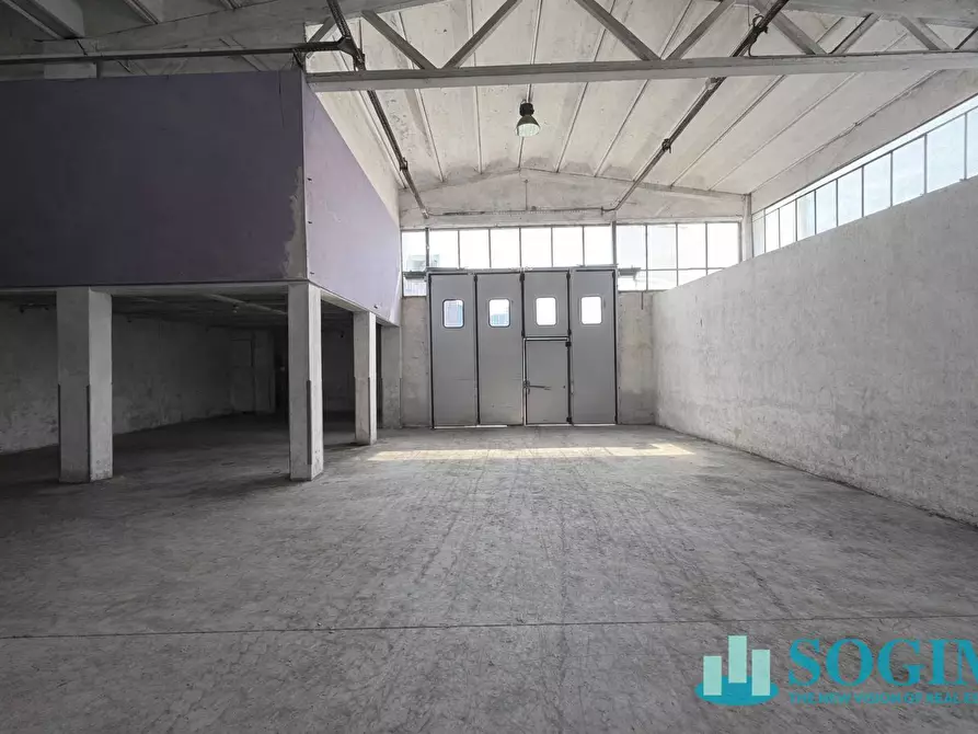 Immagine 3 di Capannone industriale in affitto  in Viale Martiri della Libertà a Lissone