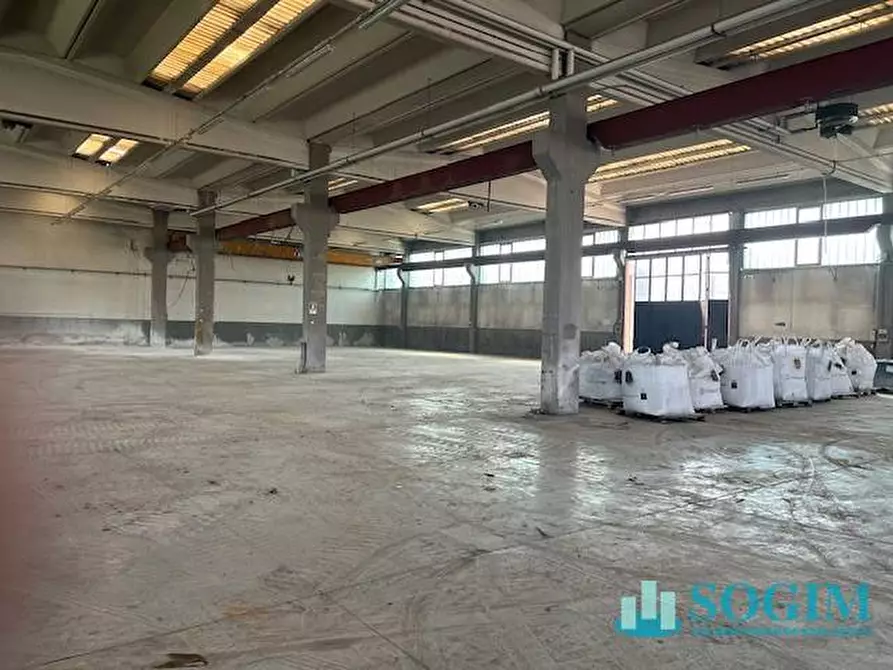 Immagine 2 di Capannone industriale in affitto  in Via Luigi Fumagalli 97 a Mariano Comense