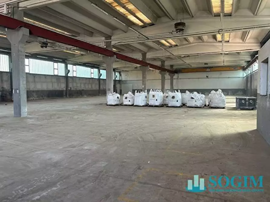 Immagine 7 di Capannone industriale in affitto  in Via Luigi Fumagalli 97 a Mariano Comense