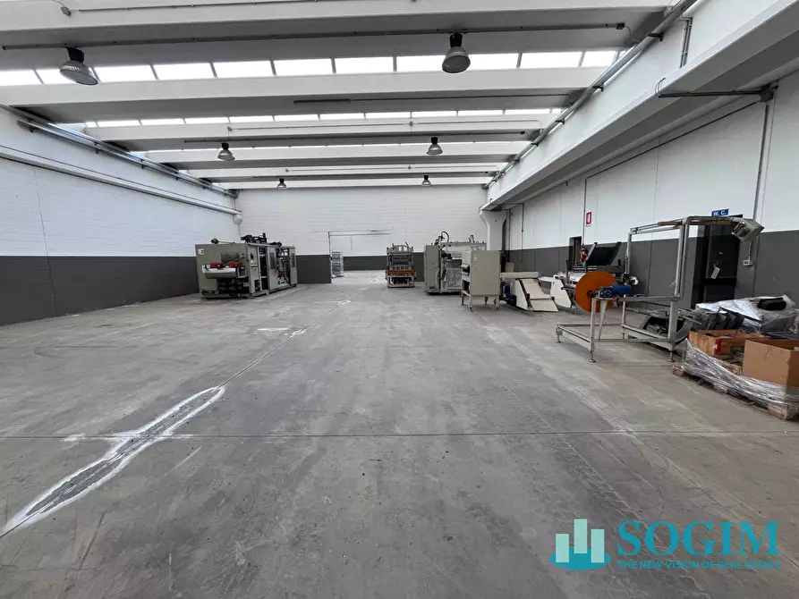 Immagine 12 di Capannone industriale in vendita  in via Fermi 5 a Cilavegna