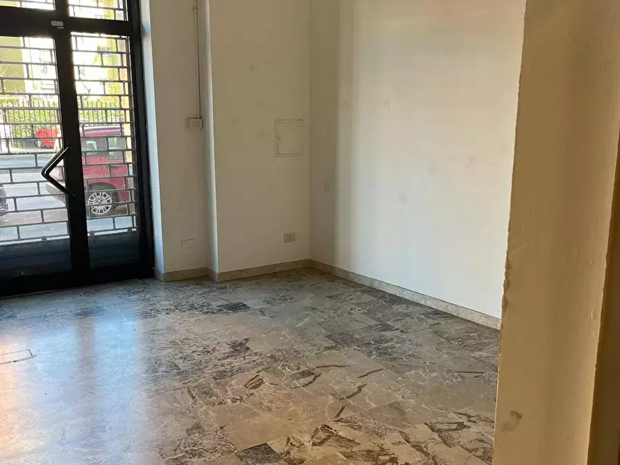 Immagine 5 di Locale commerciale in vendita  in Viale  Rimembranze 94 a Sesto San Giovanni