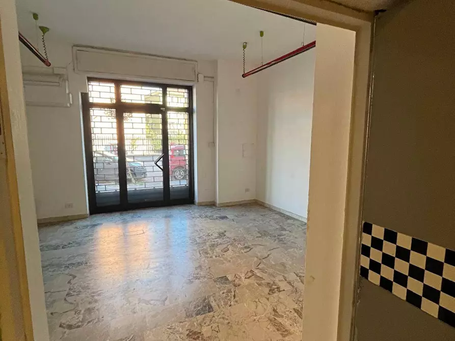 Immagine 3 di Locale commerciale in vendita  in Viale  Rimembranze 94 a Sesto San Giovanni