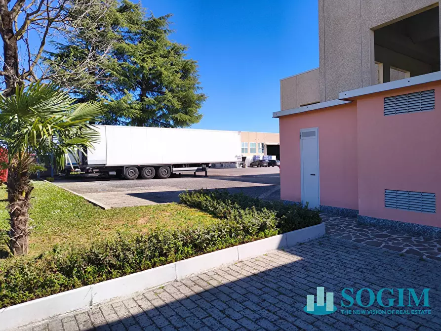 Immagine 4 di Capannone industriale in vendita  in via san Francesco 3 a Casatenovo