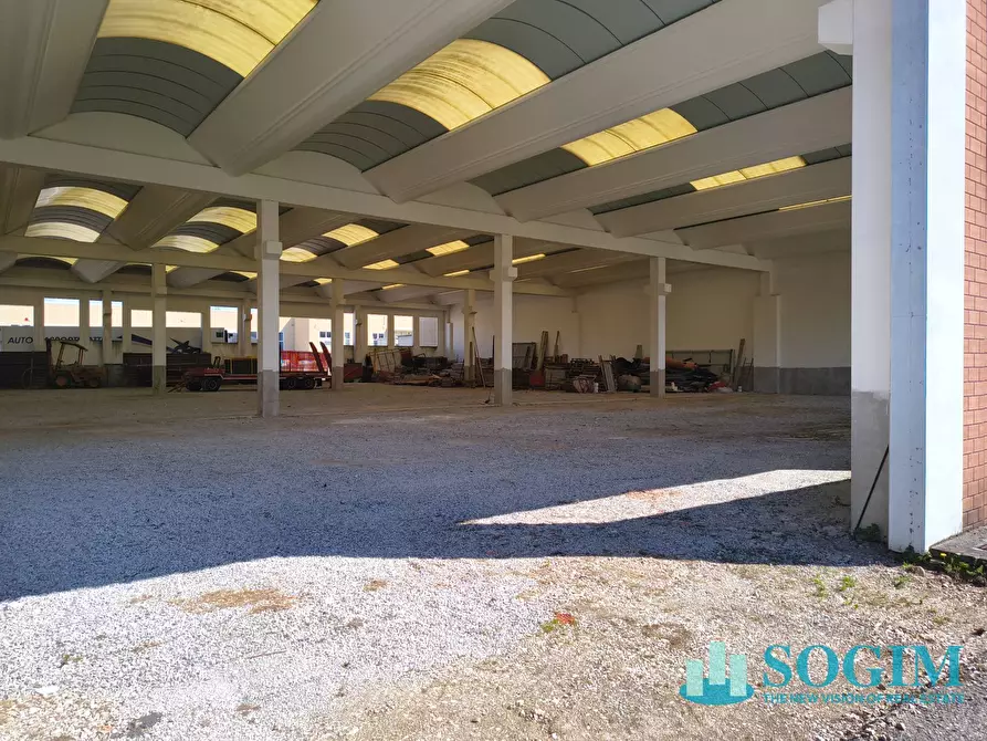 Immagine 13 di Capannone industriale in vendita  in via san Francesco 3 a Casatenovo