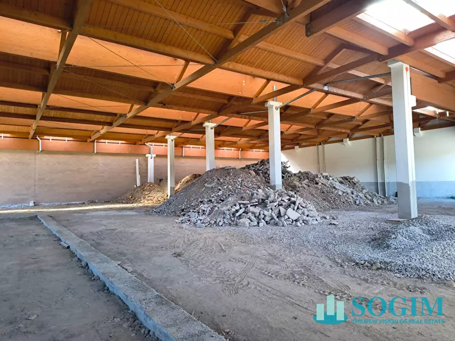 Immagine 3 di Capannone industriale in vendita  in via della Misericordia a Casatenovo