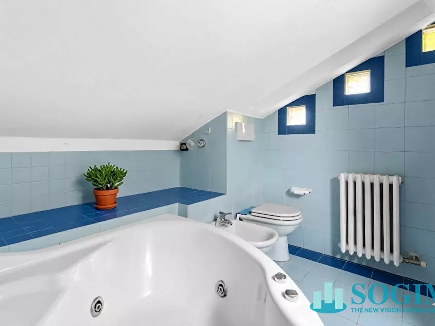 Immagine 21 di Appartamento in vendita  in Via Monsignore Luigi Castelli 10-12 a Desio