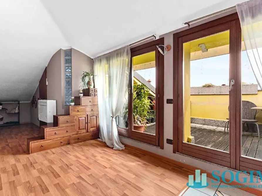 Immagine 7 di Appartamento in vendita  in Via Monsignore Luigi Castelli 10-12 a Desio