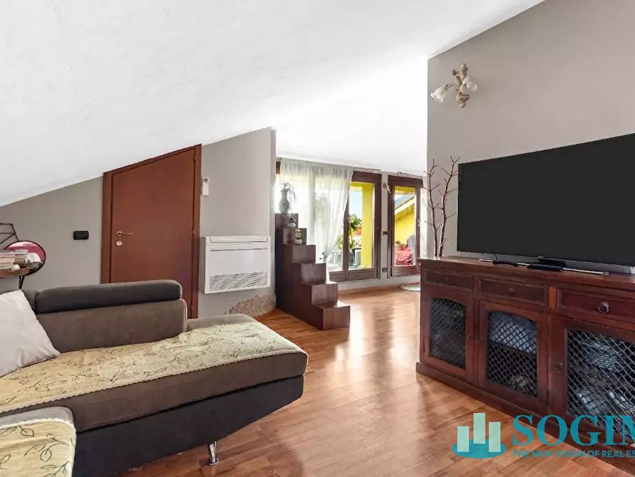 Immagine 5 di Appartamento in vendita  in Via Monsignore Luigi Castelli 10-12 a Desio