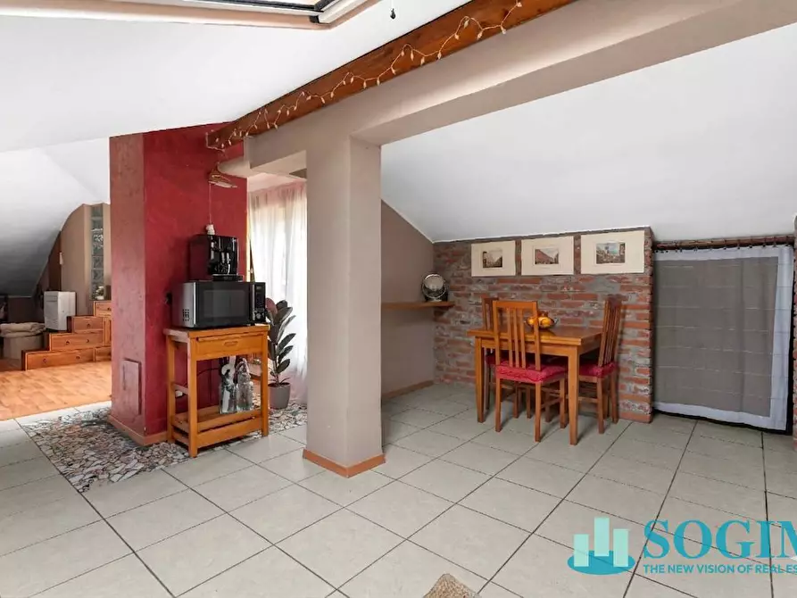 Immagine 13 di Appartamento in vendita  in Via Monsignore Luigi Castelli 10-12 a Desio