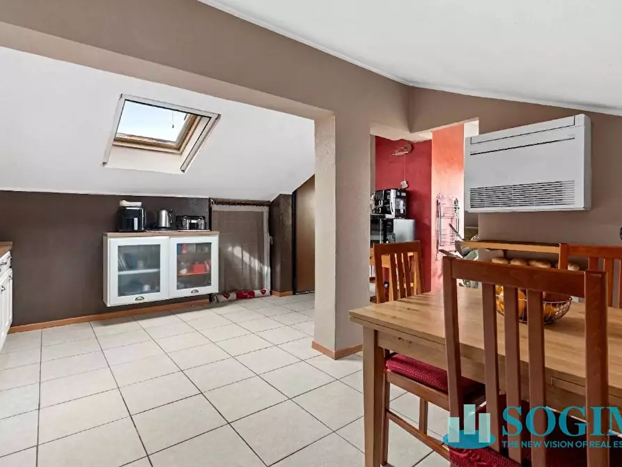 Immagine 14 di Appartamento in vendita  in Via Monsignore Luigi Castelli 10-12 a Desio