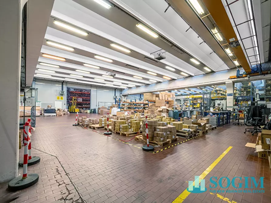 Immagine 10 di Capannone industriale in vendita  in via Virgilio 6 a Giussano