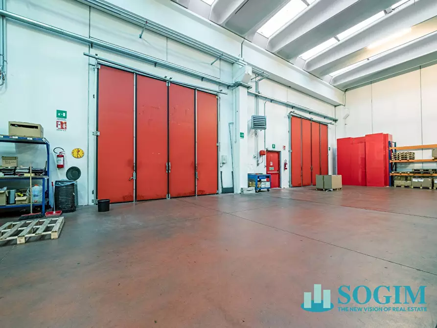 Immagine 17 di Capannone industriale in vendita  in via Virgilio 6 a Giussano