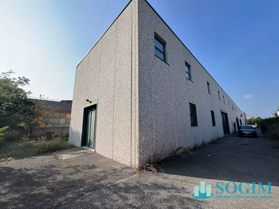 Immagine 1 di Capannone industriale in affitto  in via Comasina a Verano Brianza