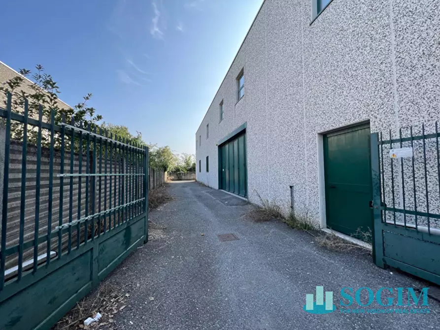 Immagine 3 di Capannone industriale in affitto  in via Comasina a Verano Brianza