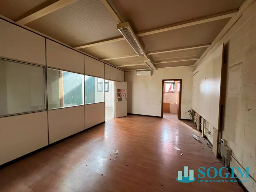 Immagine 7 di Capannone industriale in affitto  in via Comasina a Verano Brianza