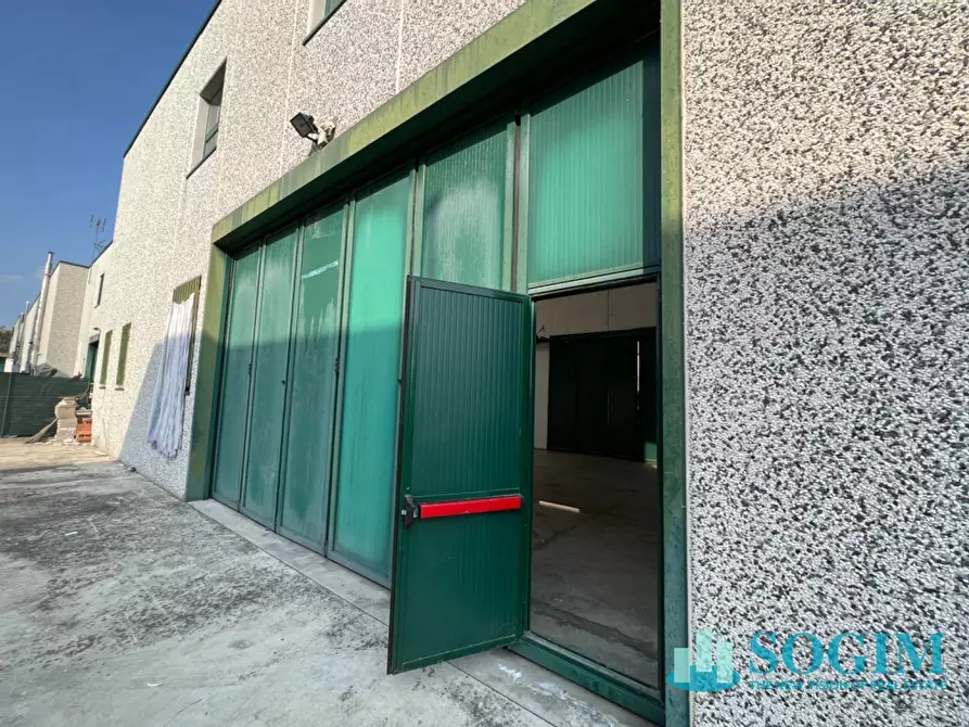 Immagine 10 di Capannone industriale in affitto  in via Comasina a Verano Brianza