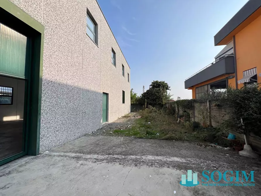 Immagine 12 di Capannone industriale in affitto  in via Comasina a Verano Brianza