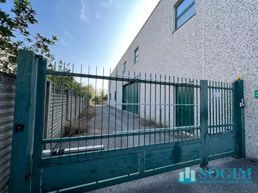 Immagine 15 di Capannone industriale in affitto  in via Comasina a Verano Brianza