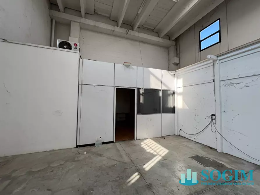 Immagine 17 di Capannone industriale in affitto  in via Comasina a Verano Brianza